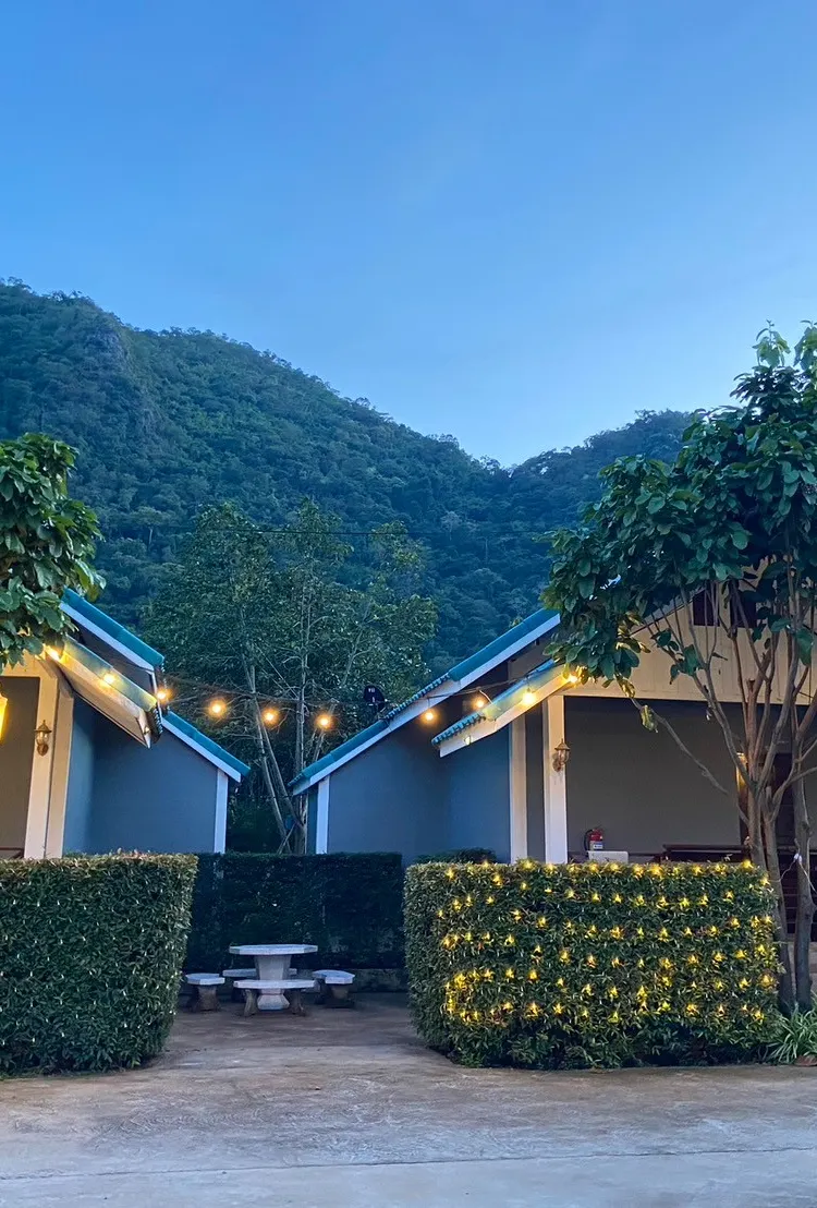ห้องเตียงคิงไซส์มีวิวสวนหย่อม