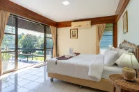 Pung-Waan Resort Hotels near Wat Nong Plasiew