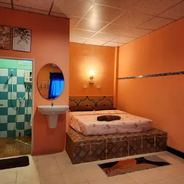 Ingpha Room for Rent