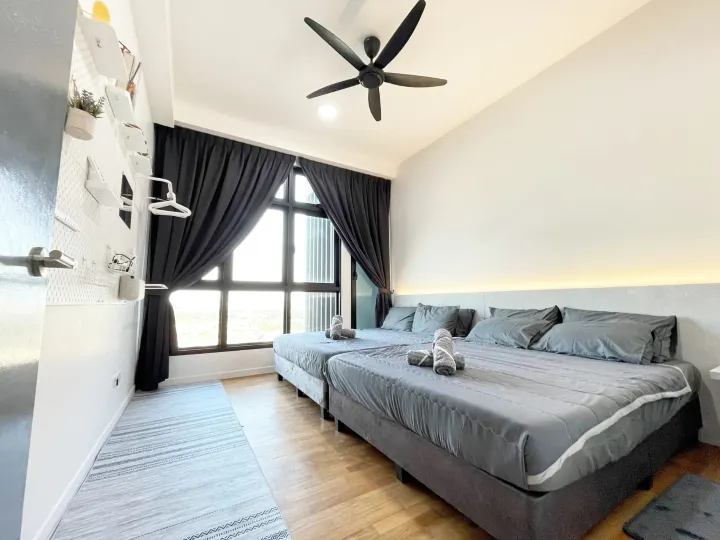 Paradigm Residences 1 BR, above Paradigm Mall ,up to 5 Person