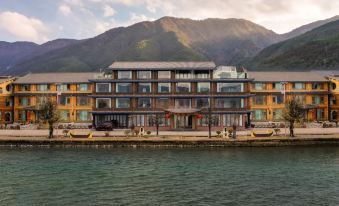 Lugu Lake Chisel Hotel