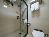 Yihai Esports Hotel (Zhongshan Square Branch, Dalian Railway Station)