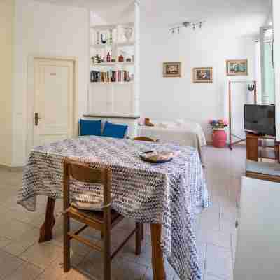Nonna Rosetta Traditional Studio Dining/Meeting Rooms