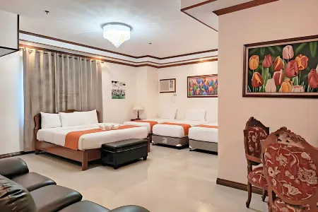 Ferrymar Hotel Iloilo Отели рядом с достопримечательностью «Diversion 21 KTV and Resto»