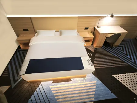 cuoqinxianbomanjiudian Отели в г. Цоцинь