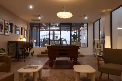 Little Drifter Canberra Hotels near Australian War Memorial