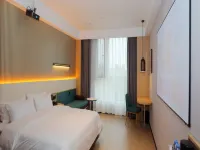 IU Hotel (Lingshou Shijiazhuang Railway Vocational and Technical College Store) Hotels in Lingshou