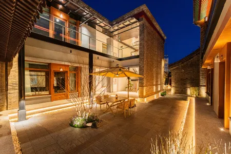 The Heart Courtyard Hotel Отели рядом с достопримечательностью «Old Dragon's Head»