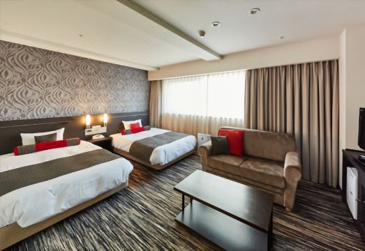 2. 구사쓰 에스토피..