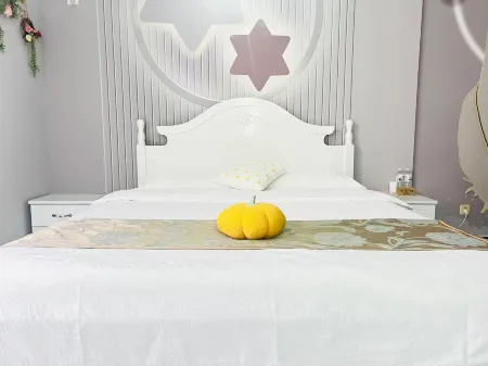 Xiehou · Aishe Homestay (Baoding Weilaishi Wanda Plaza)