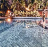 Century Bay Private Residences Hotel di Gelugor