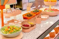 Orange Hotel (Swan Lake Town Branch) - sarapan