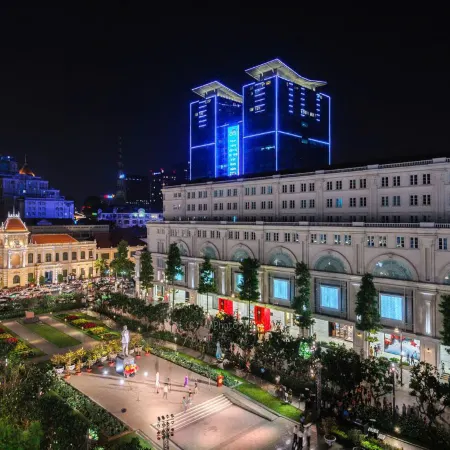 MEOW HOTEL & CAFE 3 Отели рядом с достопримечательностью «Парк 30/4»
