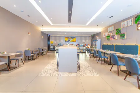 Homeinn Selected Hotel (Ordos Dongsheng Wanda Plaza) Отели рядом с достопримечательностью «Yike Zhaomeng Monument»