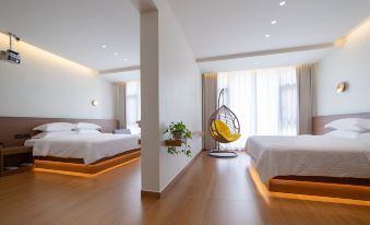 Mountain and Bamboo Holiday lnn{ZhangjiajieForest Park Store