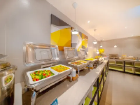 Homeinn Selected Hotel (Sishui Quanyuan Avenue Ginza Mall) Hoteles en Sishui