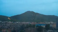 Holiday Inn Express Jinan Jingshi Road Qianfo Mountain - Mountain view