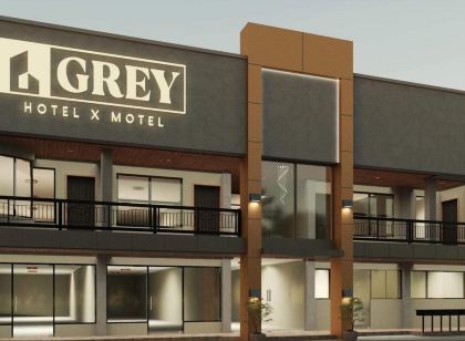 Townhouse Oak Grey Hotel Near Clark International Airport