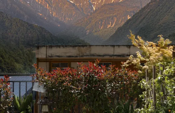 墨韻·雲巔小住溫泉民宿（海螺溝冰川森林公園遊客中心店）