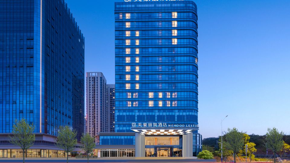 MEHOOD LESTIE HOTEL