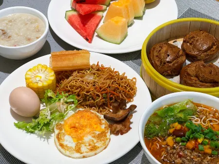 L Hotel (Nanning Jinhu Square Langxi Metro Station)