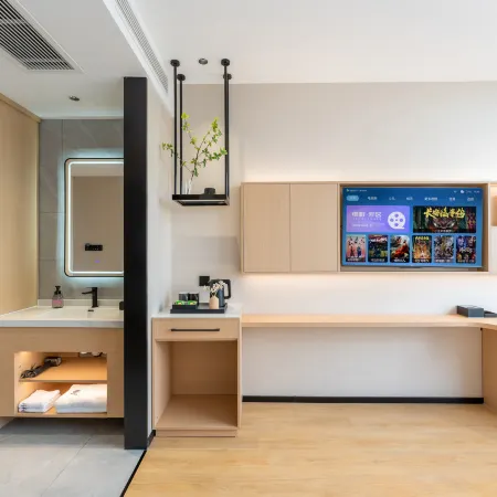 Huanghe Zhi Xuan Hotel