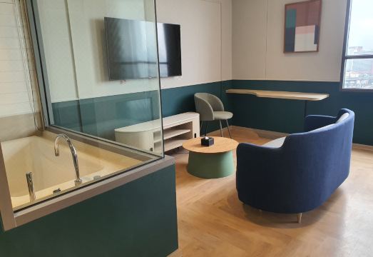 3. 더 쿼터 람캄행..