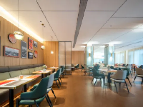 Wanshida International Hotel (Xiaogan High-speed Railway East Station) Hotels in Xiaogan