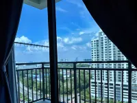 Central Park Classic Design 2BR 5Pax w Balcony 肯帕斯住宿飯店