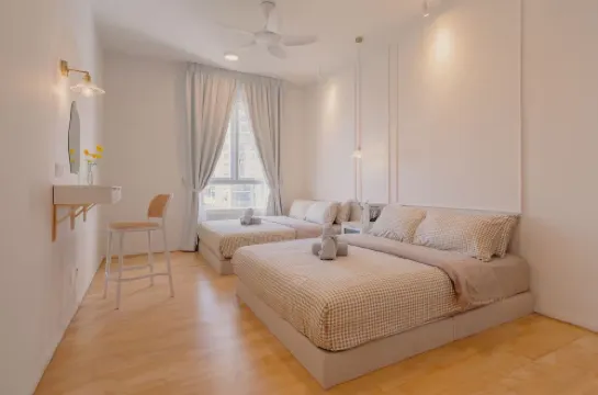 Spacious French Verdi BY FEEL HOME