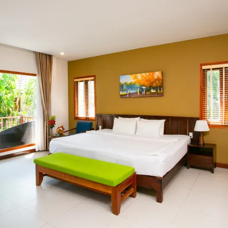 Nadine Phu Quoc Resort & Spa Отели рядом с достопримечательностью «Searama Dive Center»