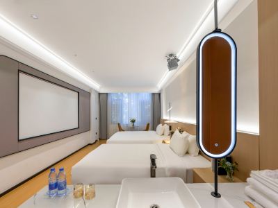 Sifan Homestay (Jishou University Shazi'ao Campus)