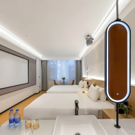 Sifan Homestay (Jishou University Shazi'ao Campus)