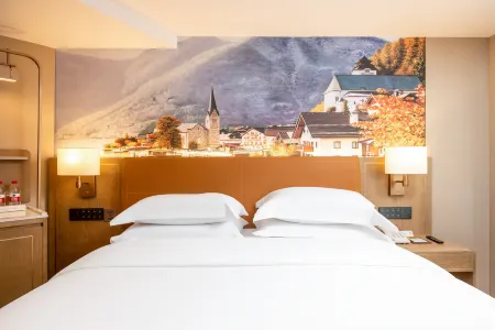 Vienna Hotel Haikou (Qilou Old Street Hainan University Branch) Отели рядом с достопримечательностью «Hainan Institute of Science & Technology»