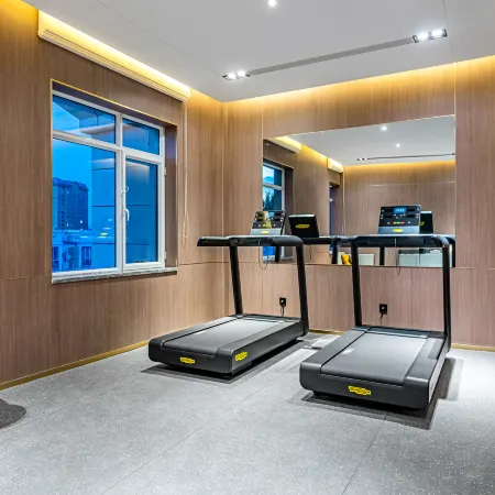 Starway Hotel (Yining Liuxing Street Scenic Area & International Airport)