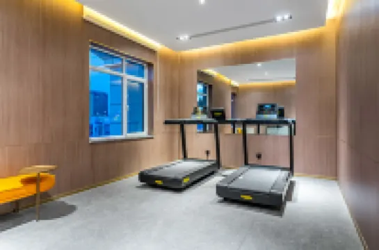 Starway Hotel (Yining Liuxing Street Airport Road)