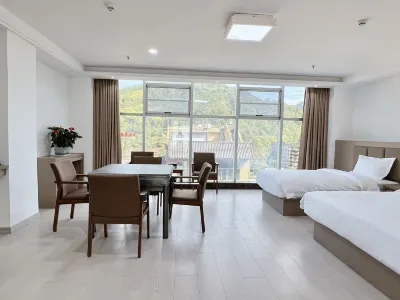 Hong Da Hotel Отели рядом с достопримечательностью «Main Shrine Hall, Nangong Mountain»