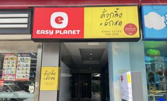 Easy Planet Bangkok Surawong