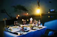 Desert Stargazing Wuhu Adventure Camping Base فنادق في 
