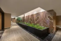 Qingdao May Fourth Square MixC Ruimai Hotel