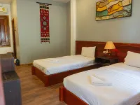 Villa Namkhan River Hotels near Mount Phousy