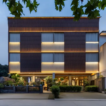 Xishan Zephyr Springs Boutique Stay with Garden & Hot Spring  (Qingchengshan Railway Station)