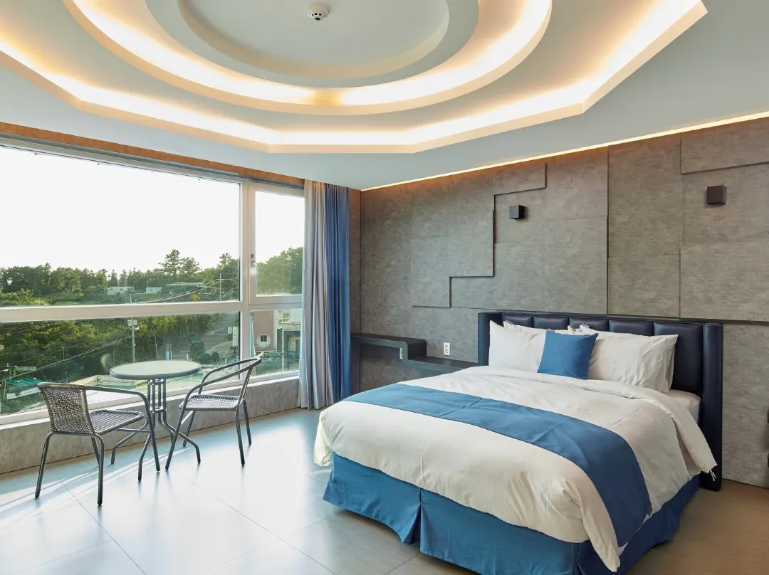 From H Elren Hotel Jeju Seogwipo - 중문동