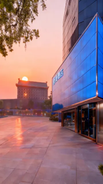 Ancient City Wall Side · Shuman Hotel (Xi'an Bell and Drum Tower Andingmen Subway Station Branch) Отели рядом с достопримечательностью «Shaanxi Institute of Industry and Transportation - Training Building»