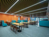 7 Flowers Hotel (Urumqi International Airport Store) - balcony