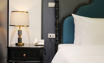 Royal Hotel - Trinh Van Bo, Nam Tu Liem