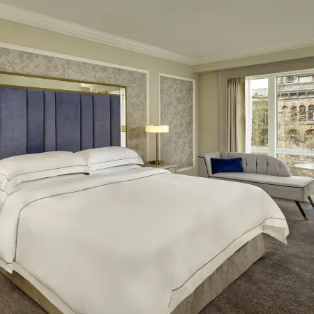 The College Green Hotel Dublin, Autograph Collection