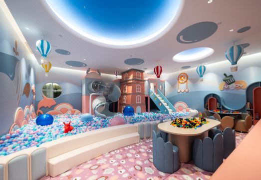 아도르 호텔 객실 내부