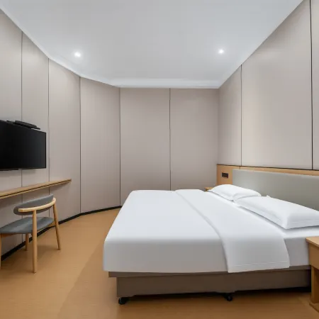 Sunny·Sunshine Selected Hotel (Xinyang Railway Station Tianrun Plaza Branch)