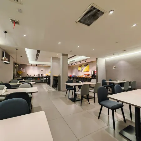 Homeinn Selected Hotel (Minzhong Street Baishan)